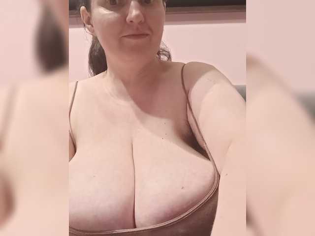 LadyAlma live cam on BongaCams