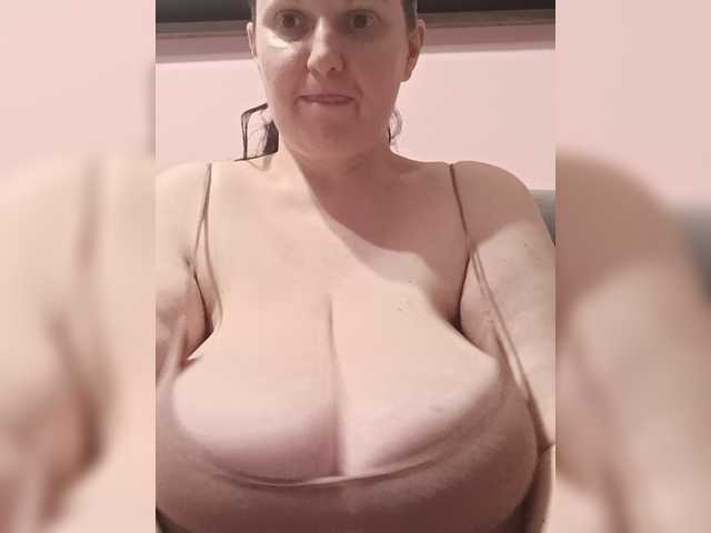 LadyAlma live cam on BongaCams