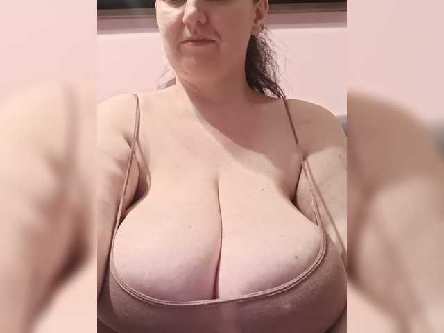 LadyAlma live cam on BongaCams