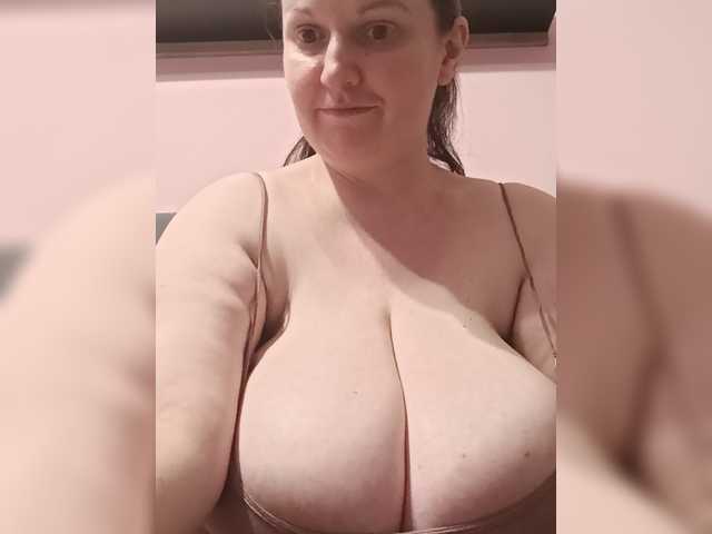 LadyAlma live cam on BongaCams
