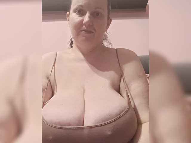 LadyAlma live cam on BongaCams