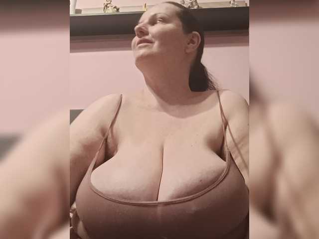 LadyAlma live cam on BongaCams