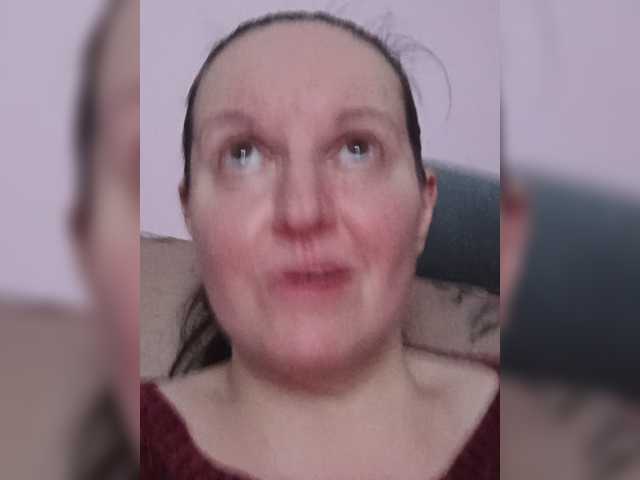 LadyAlma live cam preview