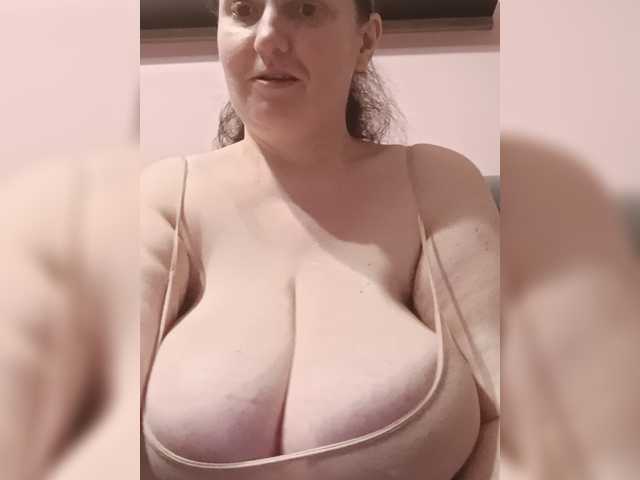 LadyAlma live cam on BongaCams