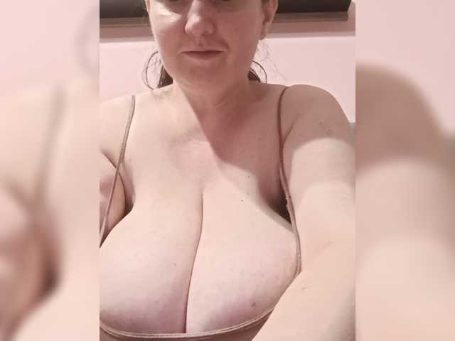 LadyAlma live cam on BongaCams