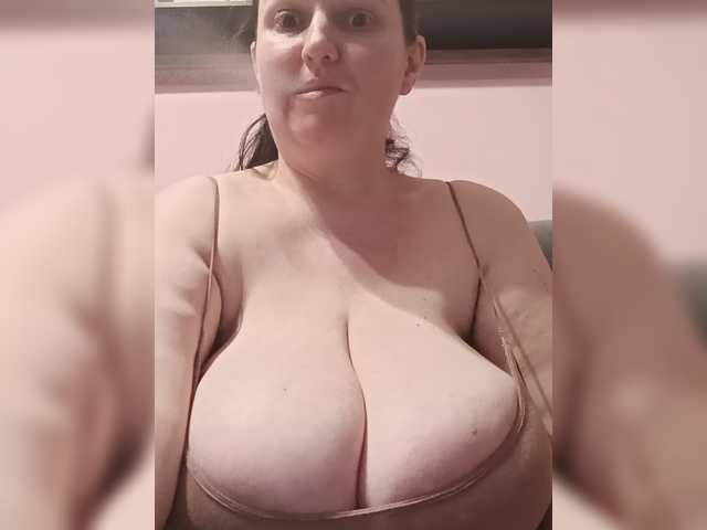 LadyAlma live webcam show
