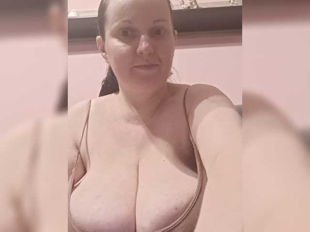 LadyAlma live cam on BongaCams