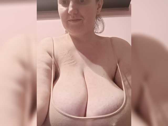 LadyAlma live cam on BongaCams