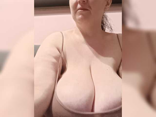 LadyAlma live cam on BongaCams