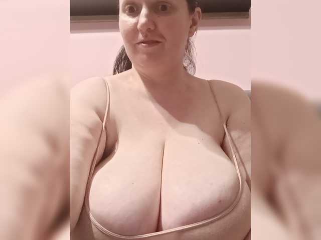 LadyAlma live cam on BongaCams