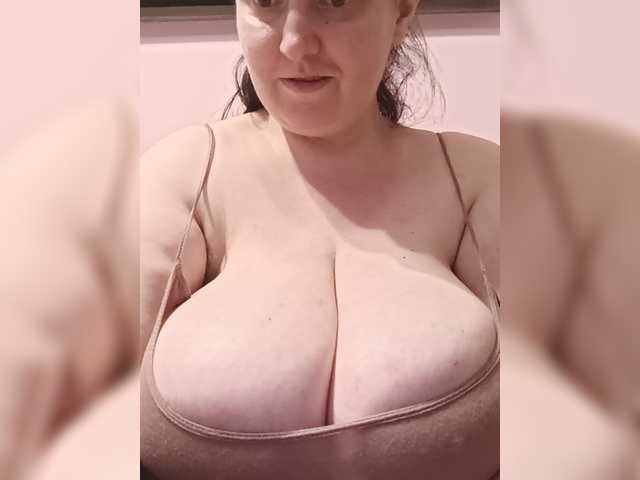 LadyAlma live webcam show