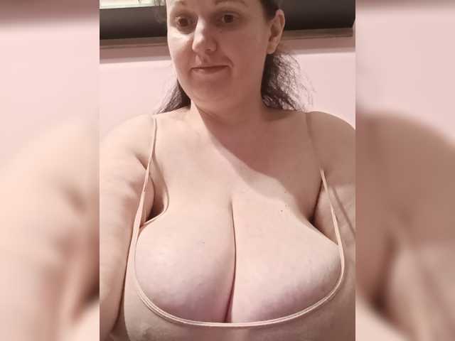 LadyAlma live cam on BongaCams