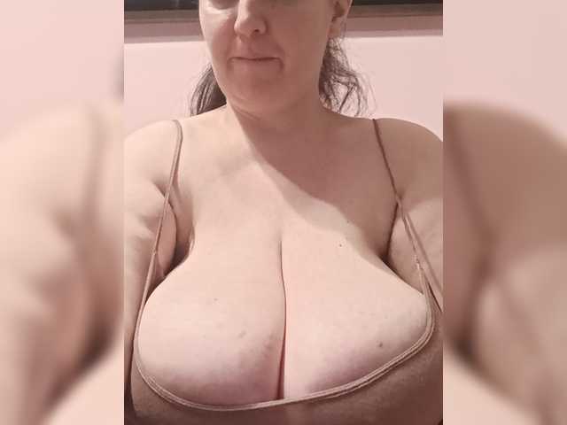 LadyAlma live cam on BongaCams