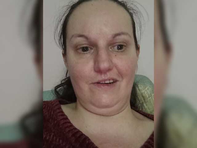 LadyAlma live cam preview