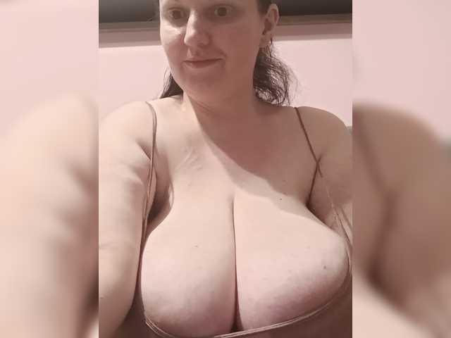 LadyAlma live cam on BongaCams