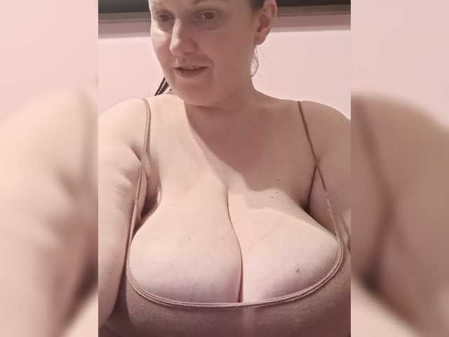 LadyAlma live cam on BongaCams