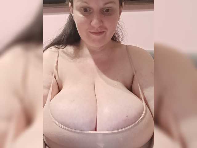 LadyAlma live cam on BongaCams