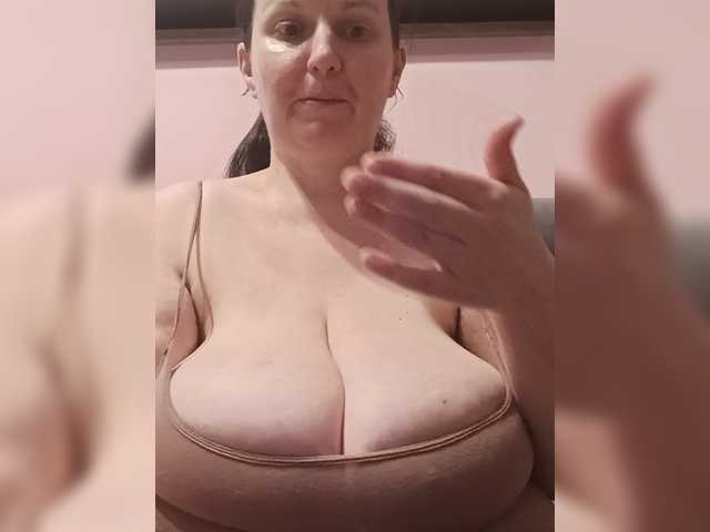 LadyAlma live cam on BongaCams