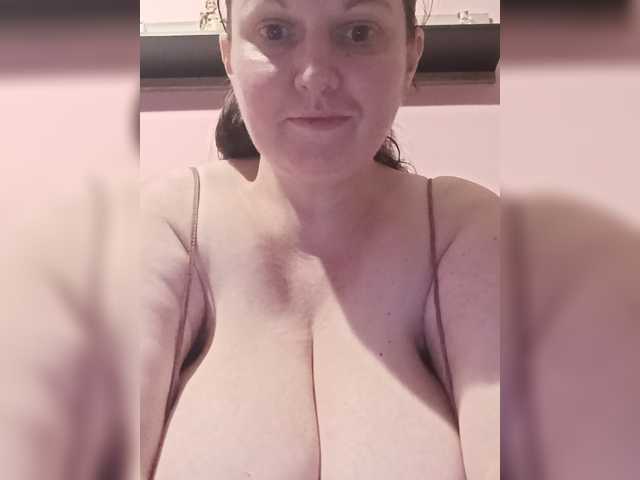 LadyAlma live cam preview