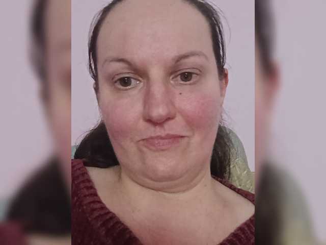 LadyAlma live cam preview