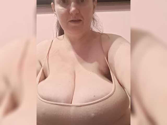 LadyAlma live cam on BongaCams