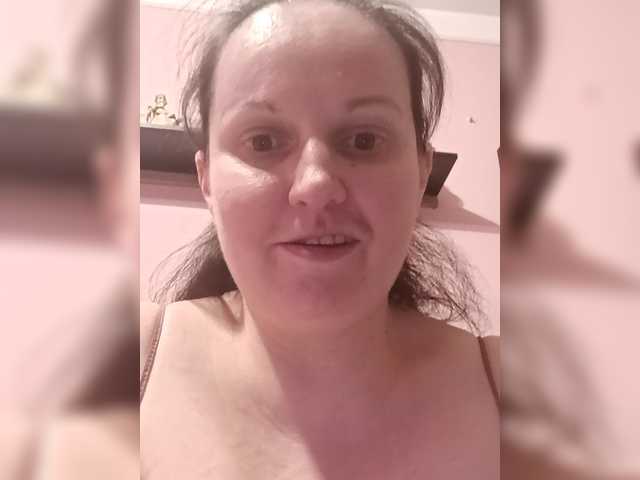 LadyAlma's BongaCams show and profile