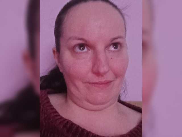 LadyAlma live cam preview