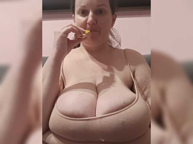 LadyAlma live cam on BongaCams