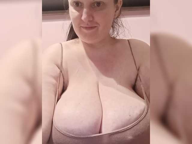 LadyAlma live cam on BongaCams