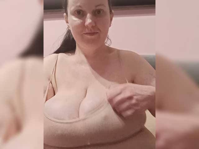 LadyAlma live cam on BongaCams
