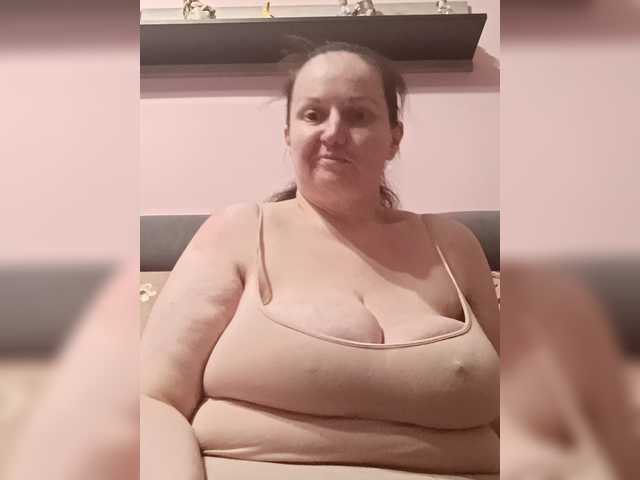 LadyAlma's BongaCams show and profile