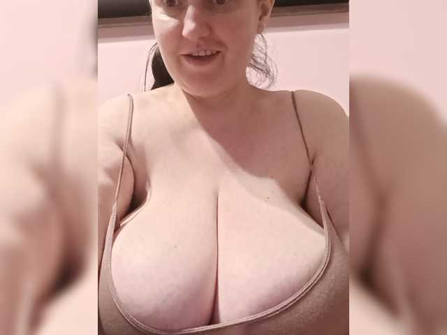 LadyAlma, en vivo ahora en BongaCams