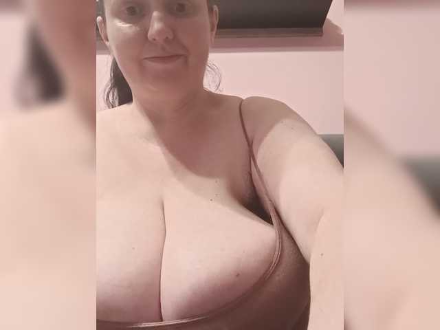 LadyAlma live cam on BongaCams