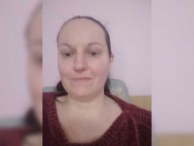 LadyAlma live cam preview