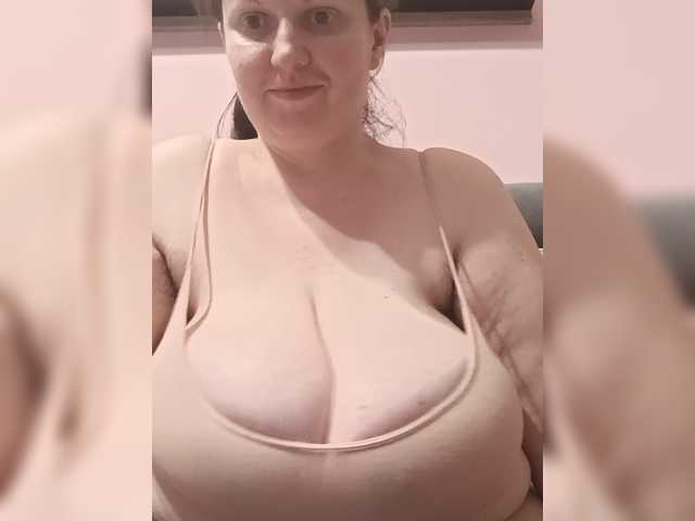 LadyAlma live cam on BongaCams
