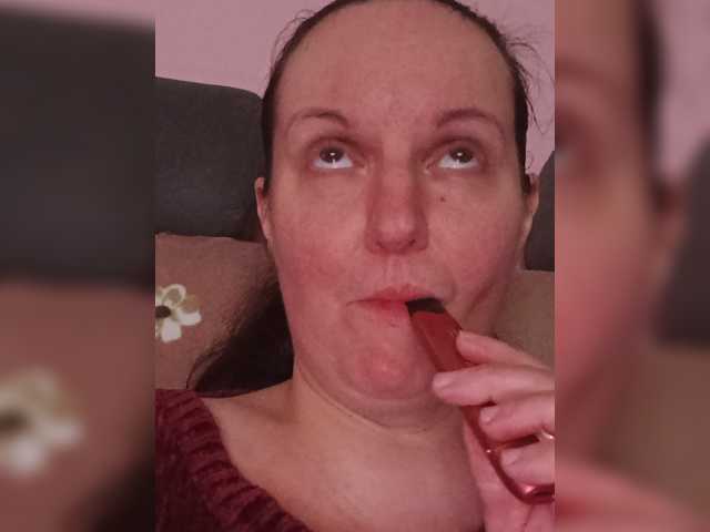 LadyAlma live cam preview