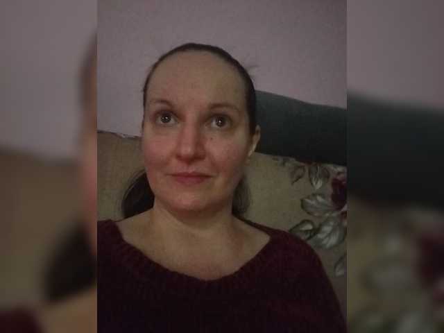 LadyAlma live cam preview