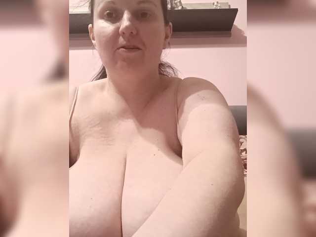 LadyAlma's BongaCams show and profile