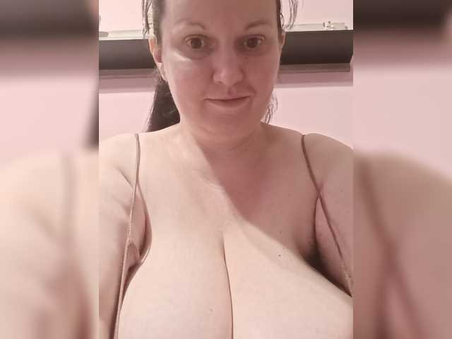 LadyAlma live cam on BongaCams