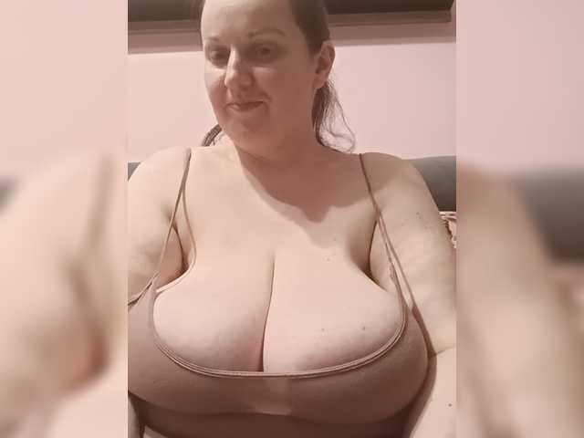 LadyAlma live cam on BongaCams