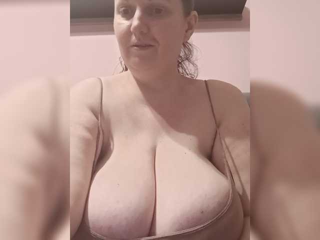 LadyAlma live cam on BongaCams