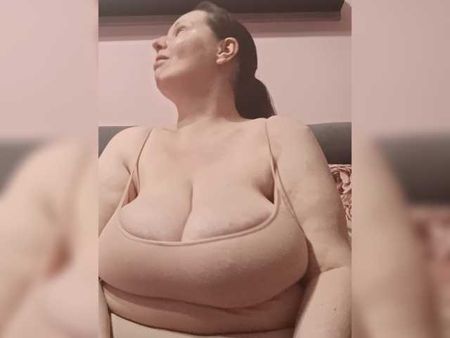 LadyAlma live cam on BongaCams