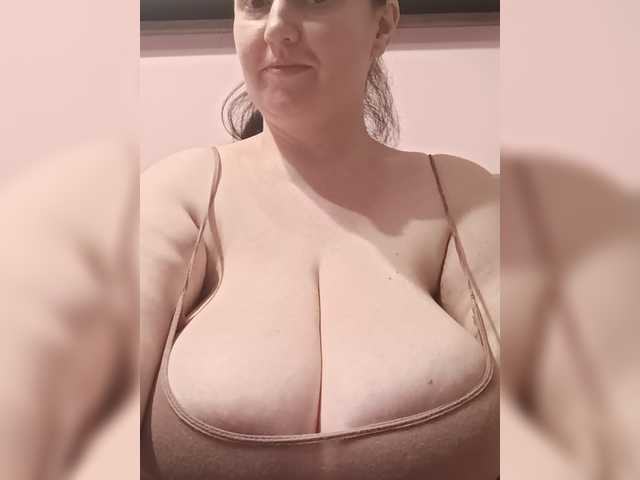LadyAlma live cam on BongaCams