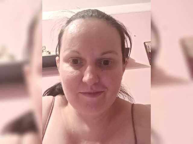 LadyAlma's BongaCams show and profile