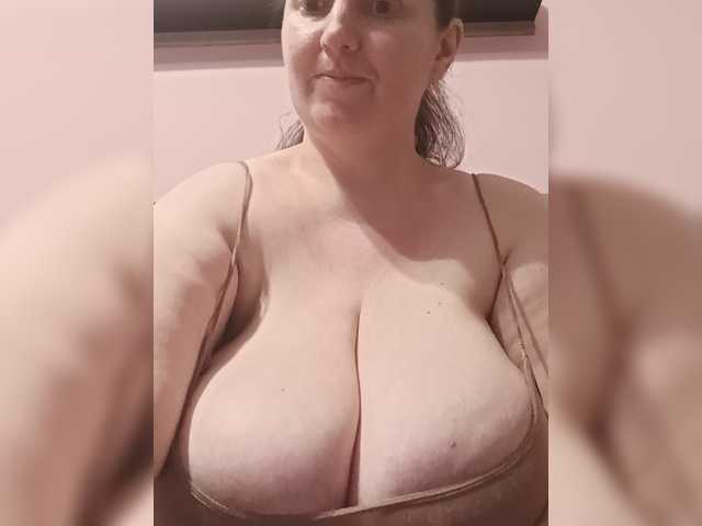 LadyAlma live cam on BongaCams