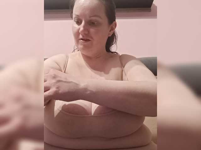 LadyAlma live cam on BongaCams