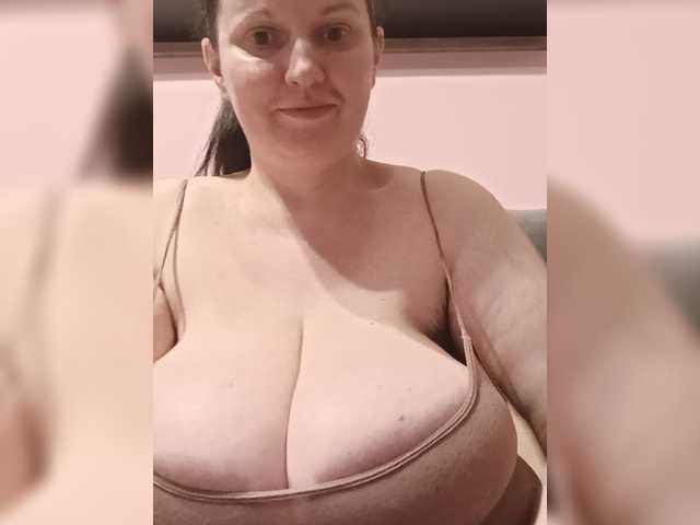 LadyAlma live cam on BongaCams