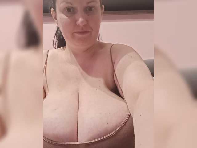 LadyAlma live webcam show