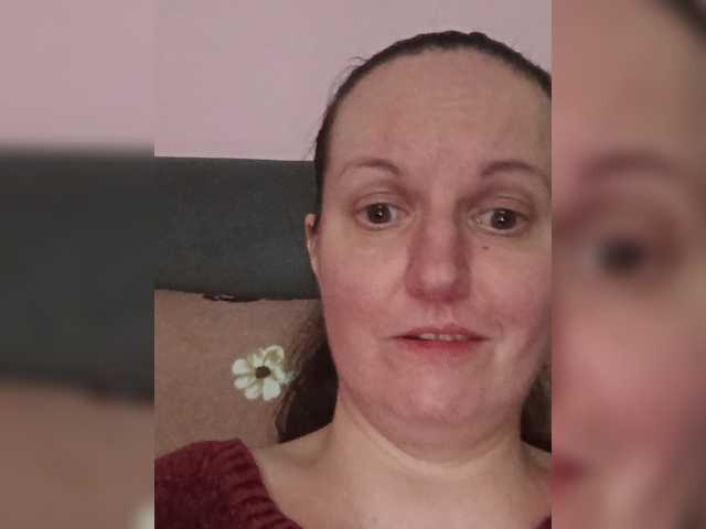 LadyAlma live cam preview