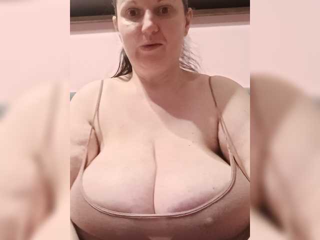 LadyAlma live cam on BongaCams